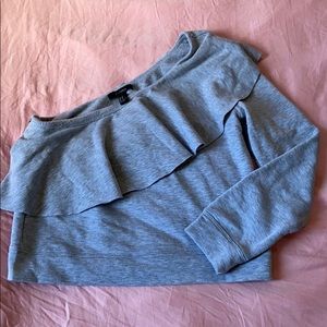 One sleeve sweater with ruffles